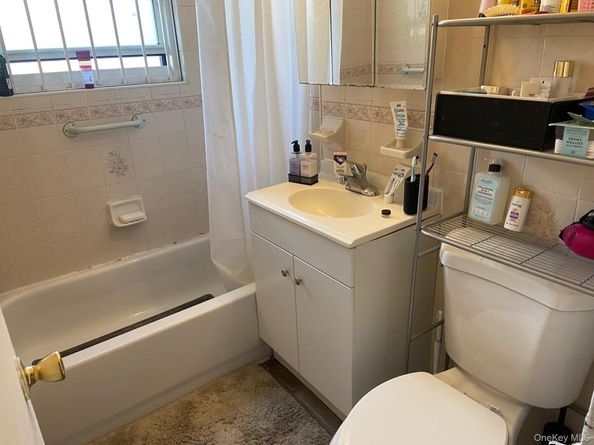 152-63 Jewel Avenue 1FL, Flushing NY 11367
