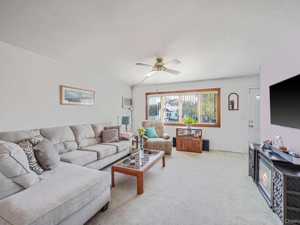 4 Neptune Avenue, East Patchogue NY 11772