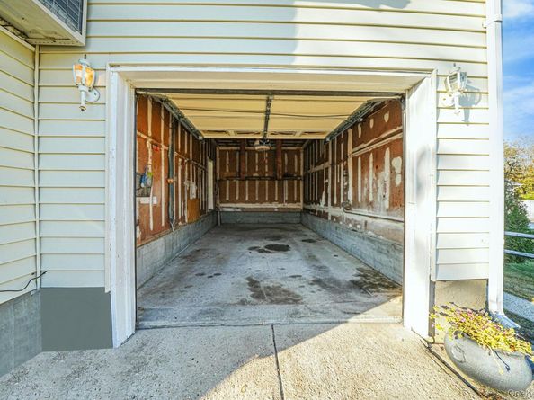 4 Neptune Avenue, East Patchogue NY 11772