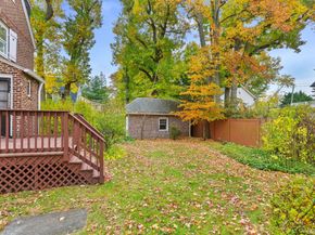 24 Muir Place, New Rochelle NY 10801