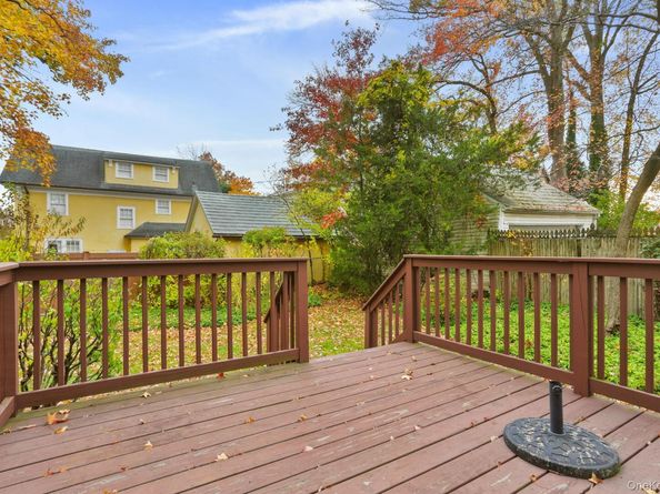 24 Muir Place, New Rochelle NY 10801