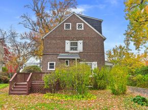 24 Muir Place, New Rochelle NY 10801