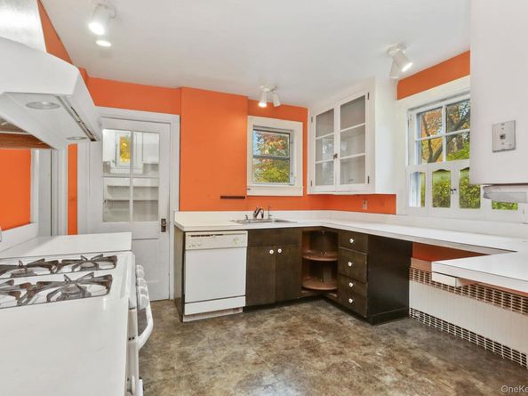 24 Muir Place, New Rochelle NY 10801