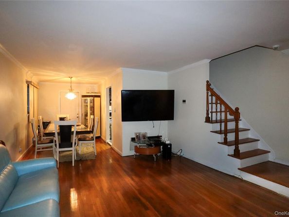 110-17 175th Street, Saint Albans NY 11433