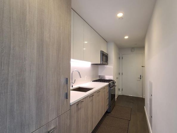 13105 40th Road 11T, Flushing NY 11354