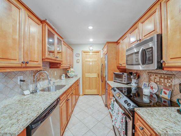 1107 Cabot Court N, Saint James NY 11780