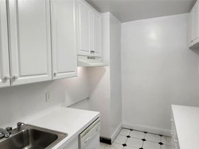 63-61 Yellowstone Boulevard 2J, Forest Hills NY 11375