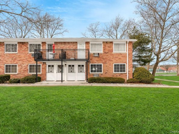 1233 Melville Road 60, East Farmingdale NY 11753