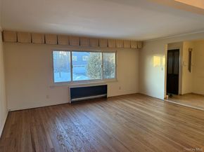 12 Cranberry Lane, Plainview NY 11803