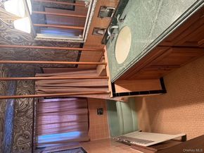 12 Cranberry Lane, Plainview NY 11803