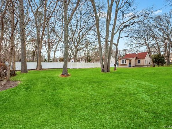 260 Springdale Drive, Ronkonkoma NY 11779