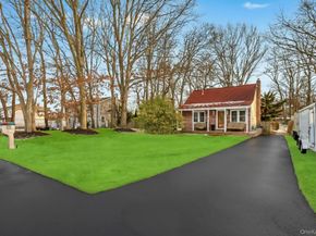 260 Springdale Drive, Ronkonkoma NY 11779