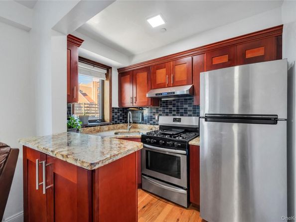 30-63 31st Street 301, Astoria NY 11102