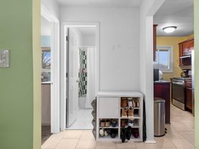 285 Edmunton 16, North Babylon NY 11703