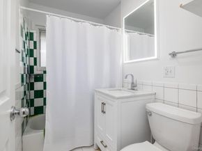 285 Edmunton 16, North Babylon NY 11703