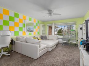 285 Edmunton 16, North Babylon NY 11703