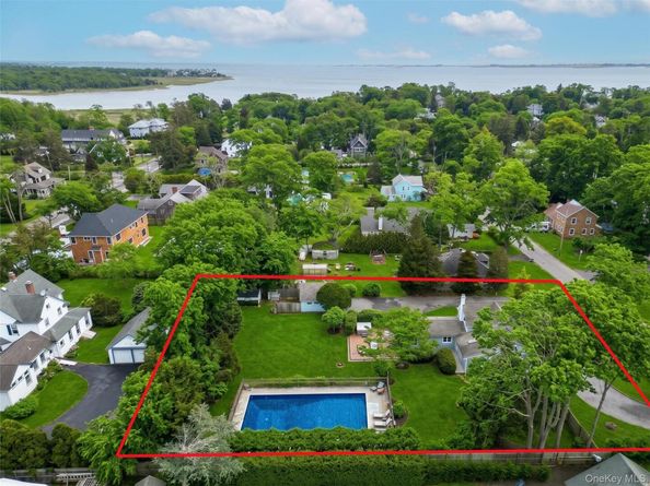 15 Walnut Avenue, East Quogue NY 11942