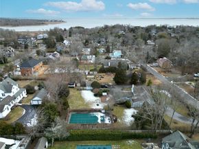 15 Walnut Avenue, East Quogue NY 11942