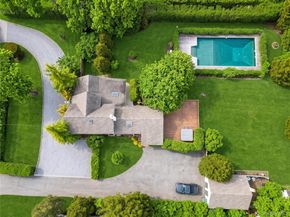 15 Walnut Avenue, East Quogue NY 11942