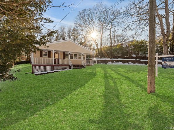 10 Pinedale Avenue, Farmingville NY 11738