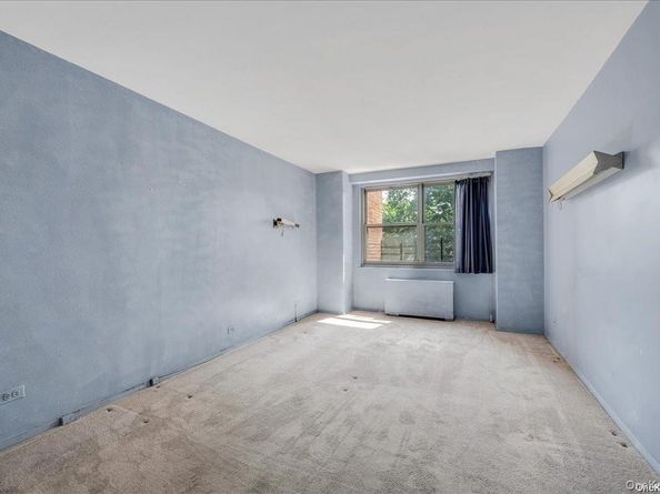 61-20 Grand Central Parkway C303, Forest Hills NY 11375