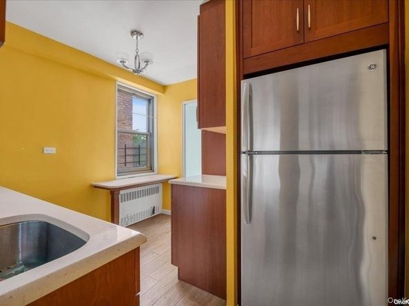 61-20 Grand Central Parkway C303, Forest Hills NY 11375