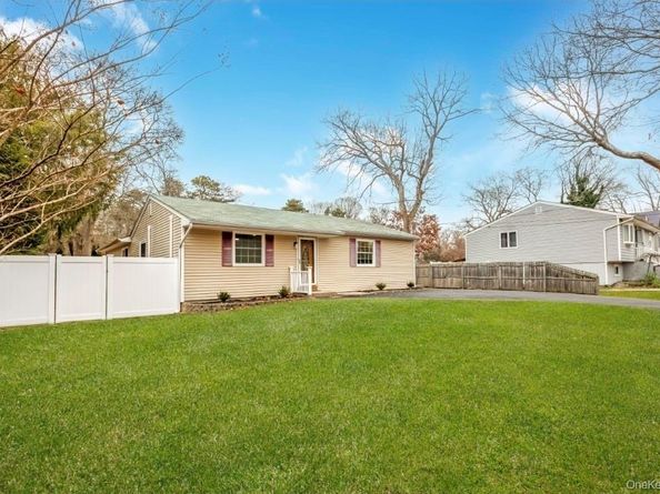 59 Nelson Road, Selden NY 11784