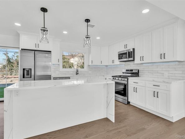 24 Rim Lane, Hicksville NY 11801