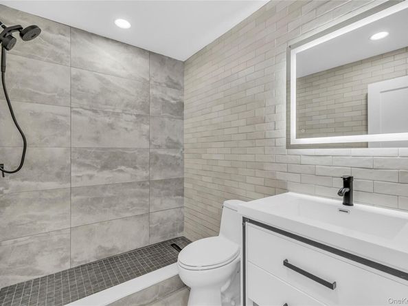 24 Rim Lane, Hicksville NY 11801