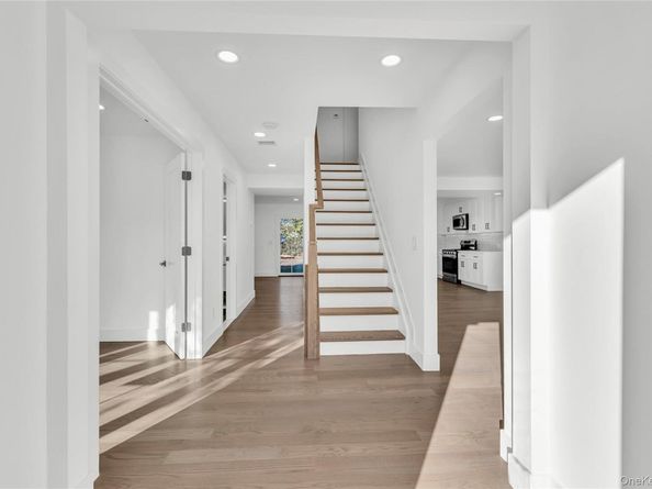 24 Rim Lane, Hicksville NY 11801