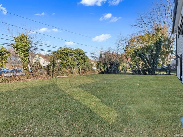 24 Rim Lane, Hicksville NY 11801