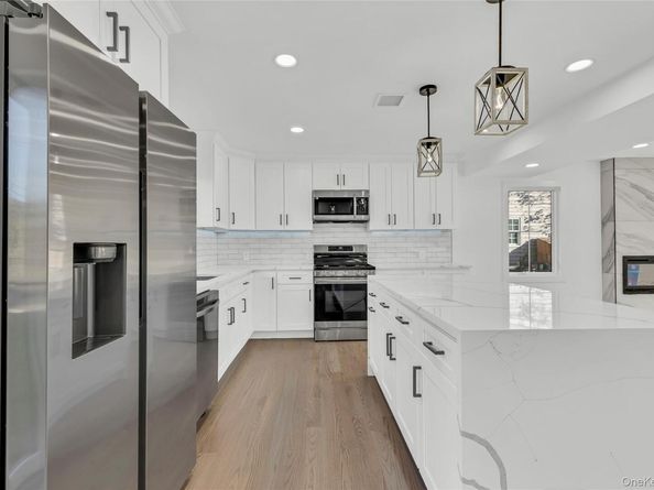 24 Rim Lane, Hicksville NY 11801