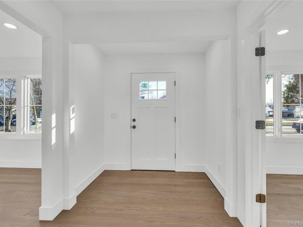 24 Rim Lane, Hicksville NY 11801