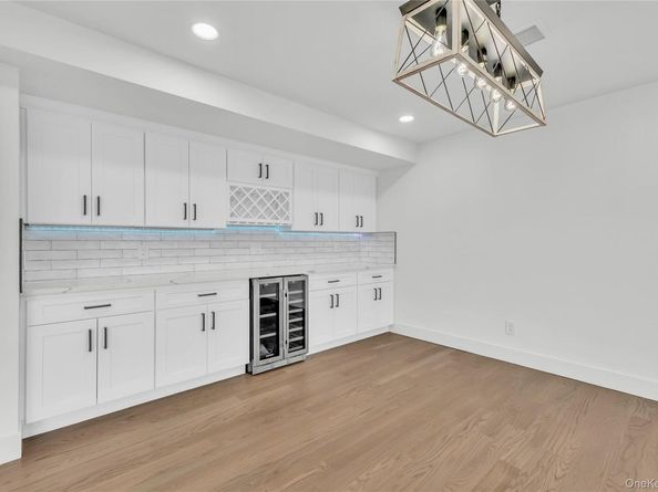 24 Rim Lane, Hicksville NY 11801