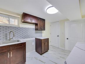 100-35 204th Street, Hollis NY 11423