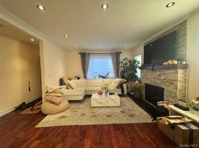 4020 249th Street, Little Neck NY 11363