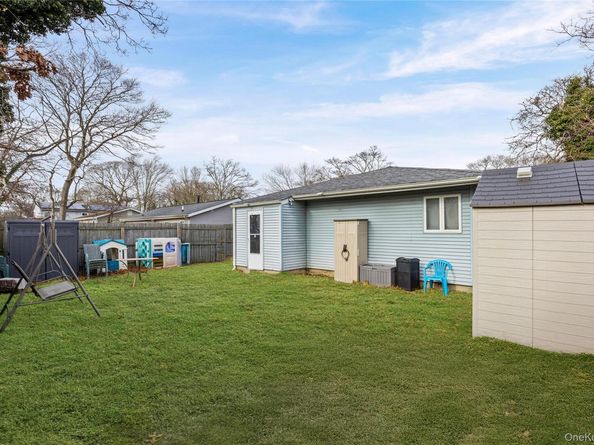 40 Fairview Drive, Shirley NY 11967