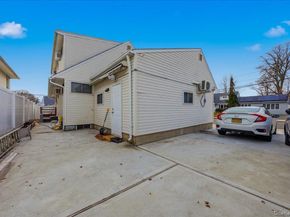 11 Crescent Street, Oyster Bay NY 11801