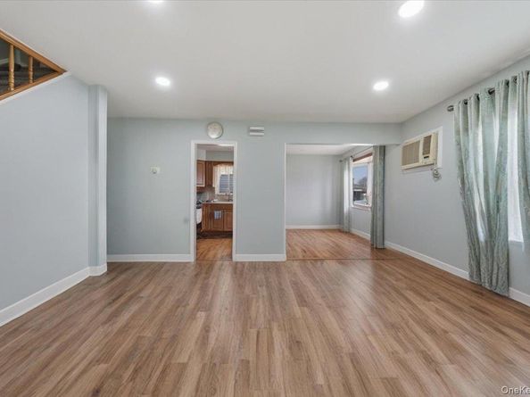 11 Crescent Street, Oyster Bay NY 11801