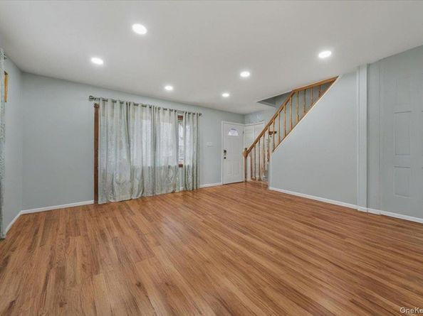 11 Crescent Street, Oyster Bay NY 11801