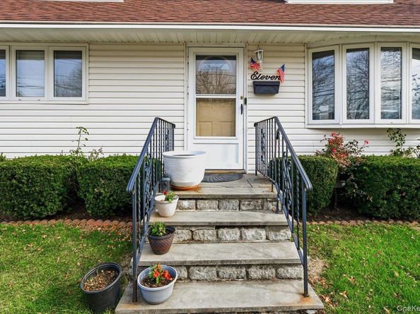 11 Crescent Street, Oyster Bay NY 11801