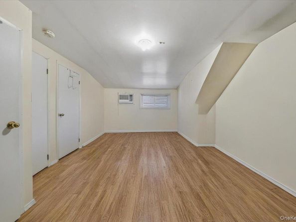 11 Crescent Street, Oyster Bay NY 11801