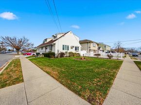 11 Crescent Street, Oyster Bay NY 11801