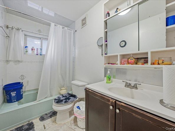 11 Crescent Street, Oyster Bay NY 11801