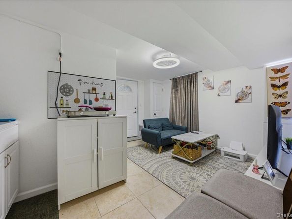 11 Crescent Street, Oyster Bay NY 11801