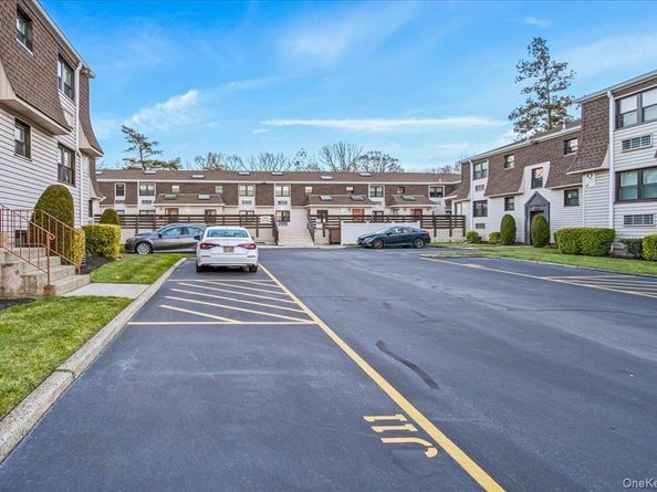 1329 Broadway Q10, Hewlett NY 11557