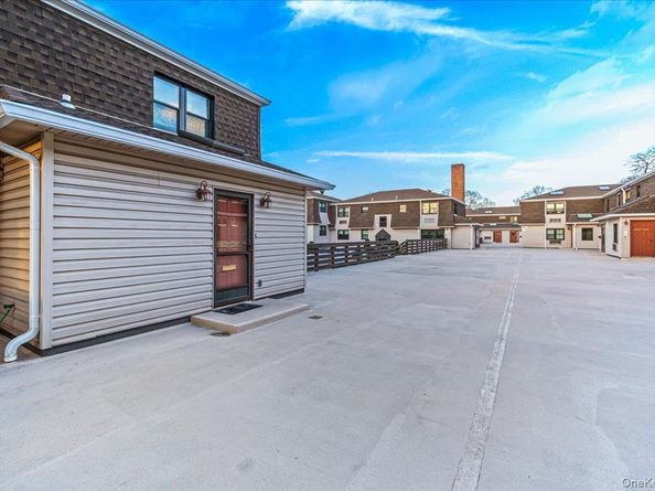 1329 Broadway Q10, Hewlett NY 11557