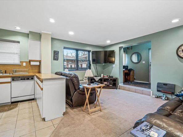 1329 Broadway Q10, Hewlett NY 11557