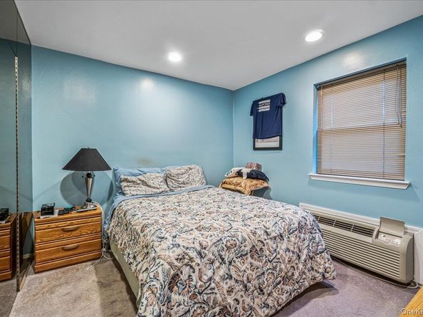 1329 Broadway Q10, Hewlett NY 11557