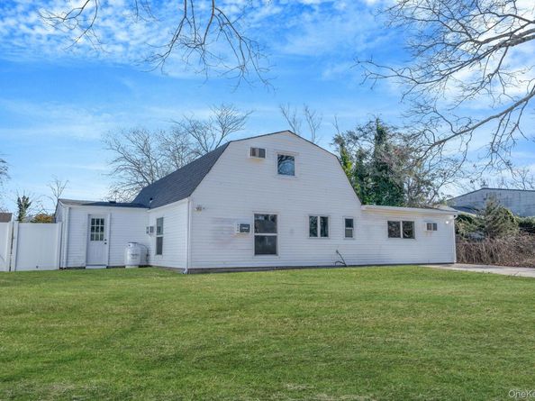 20 Matsunaye Drive, Medford NY 11763